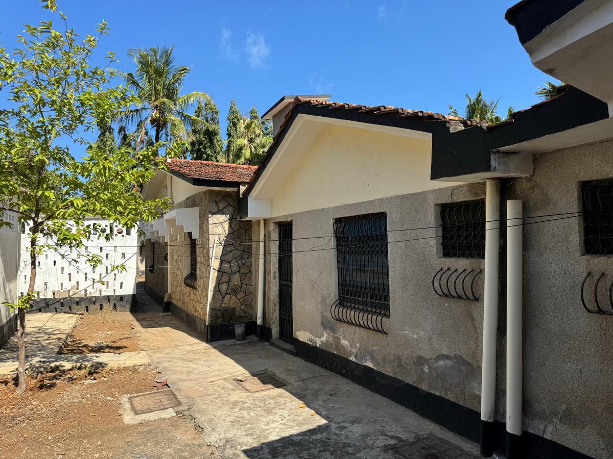 4 Bed House with En Suite in Shanzu - 13