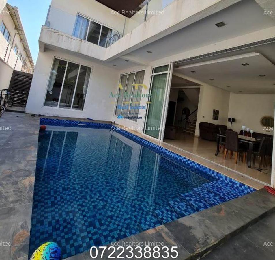 4 Bed Townhouse with En Suite at Spring Valley - 5