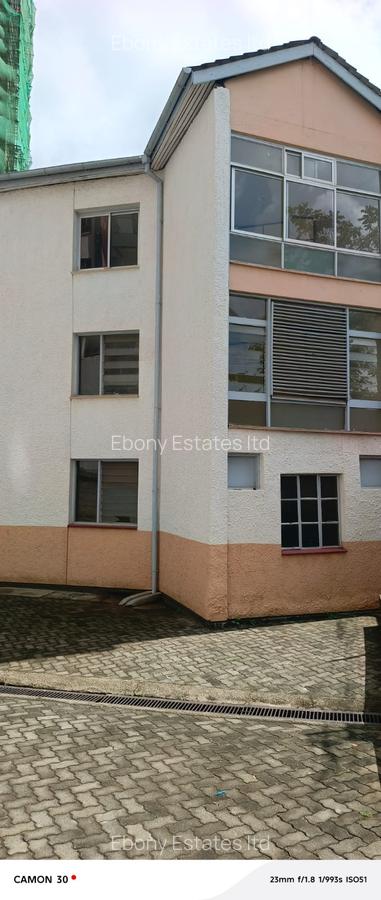 3 Bed Apartment with En Suite in Parklands - 7