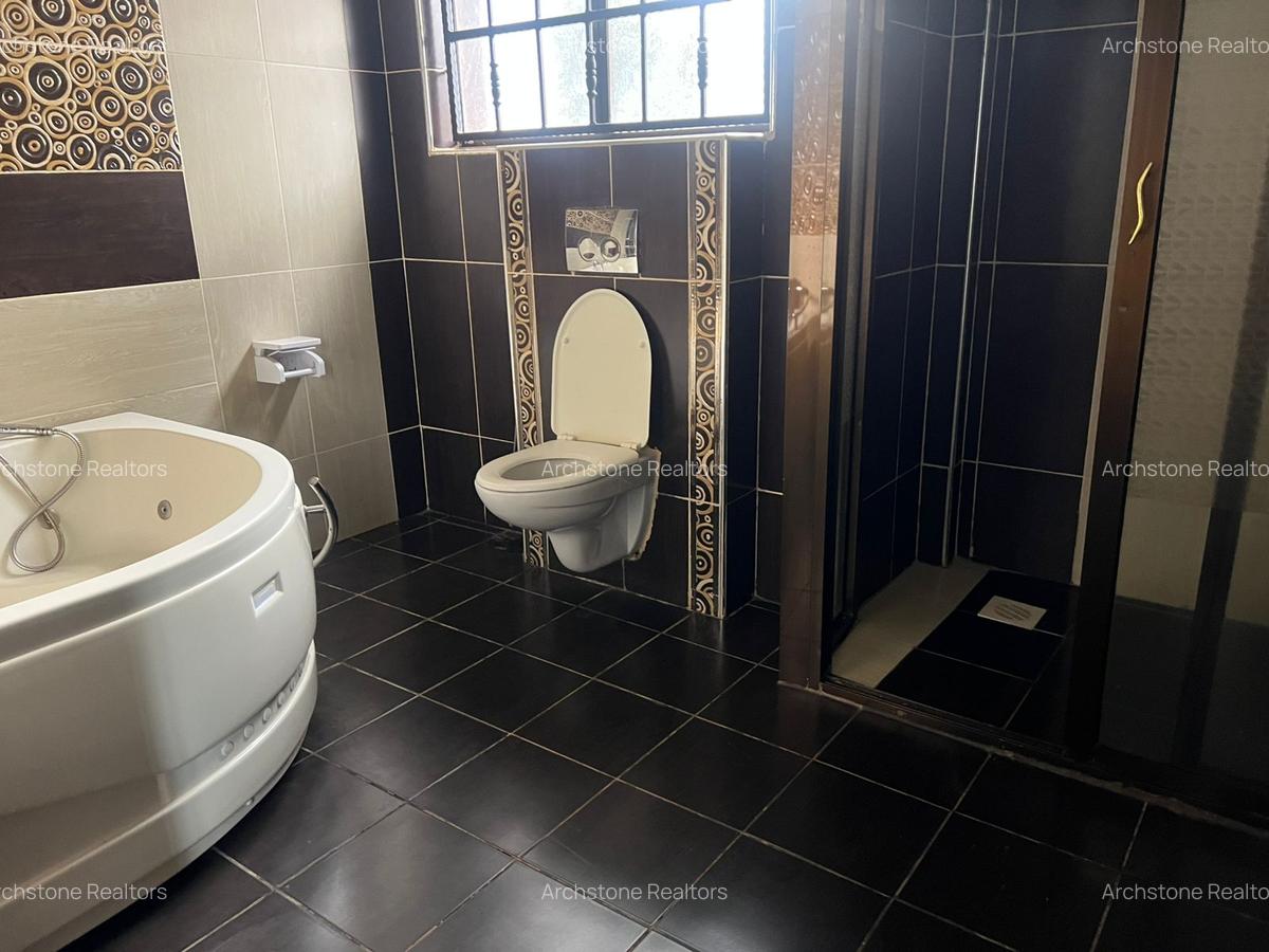 7 Bed House with En Suite in Runda - 9
