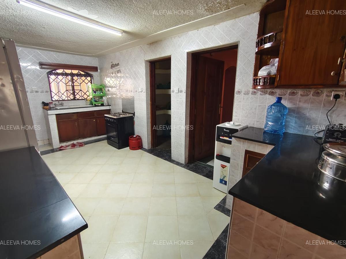 6 Bed Villa with En Suite in Lavington - 6