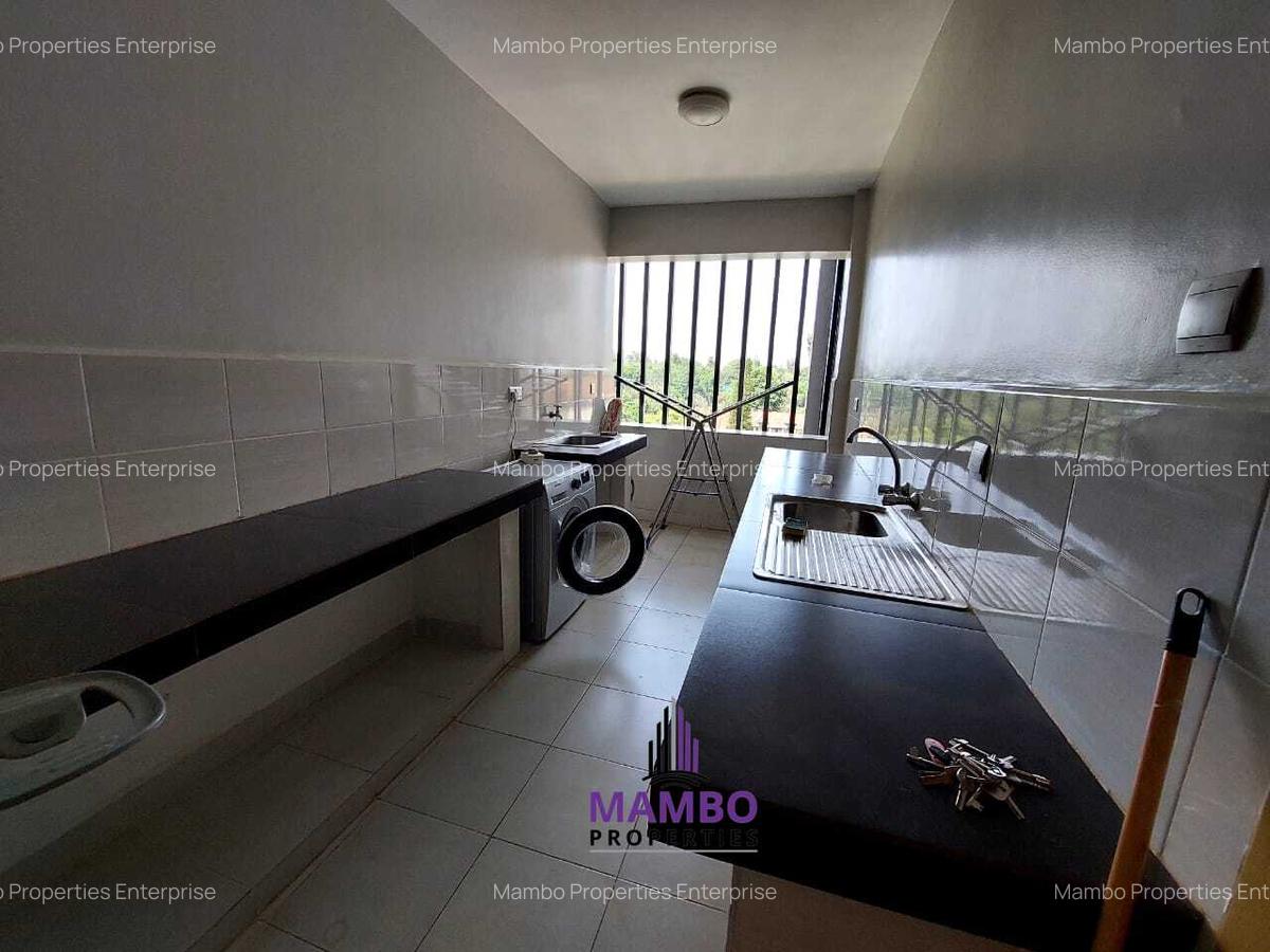 Serviced 2 Bed Apartment with En Suite at Brookside Drive - 12