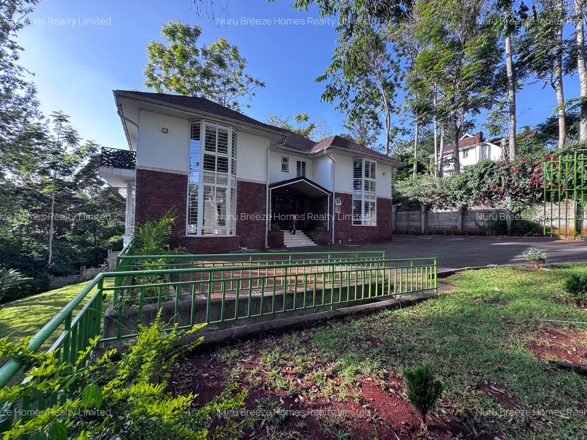 5 Bed Townhouse with En Suite in Rosslyn - 1