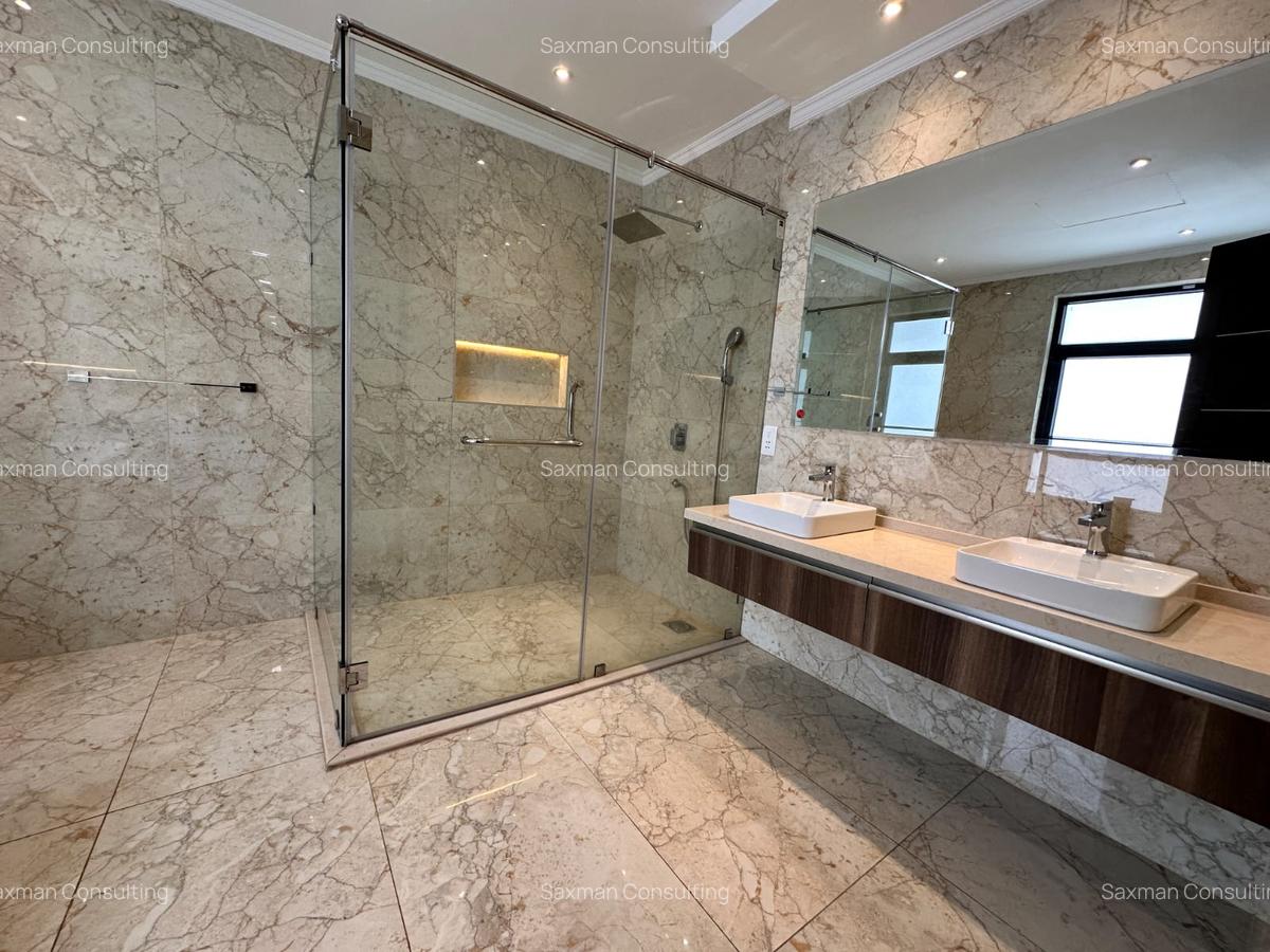 4 Bed House with En Suite in Spring Valley - 18