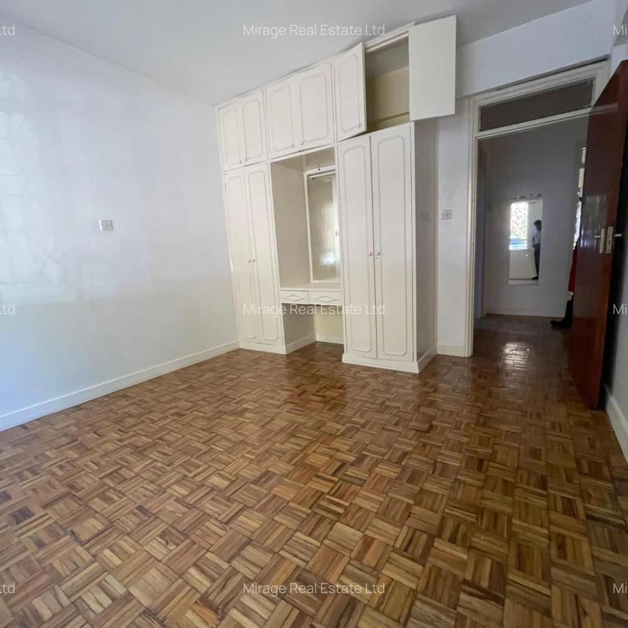 4 Bed Apartment with Parking in Riverside - 13