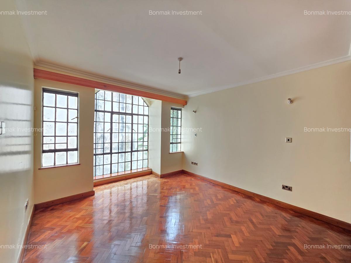 4 Bed Townhouse with En Suite at Riverside Drive. - 16