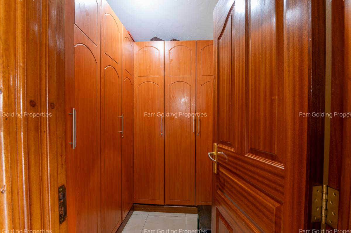 4 Bed Townhouse with Staff Quarters at Road C - 9