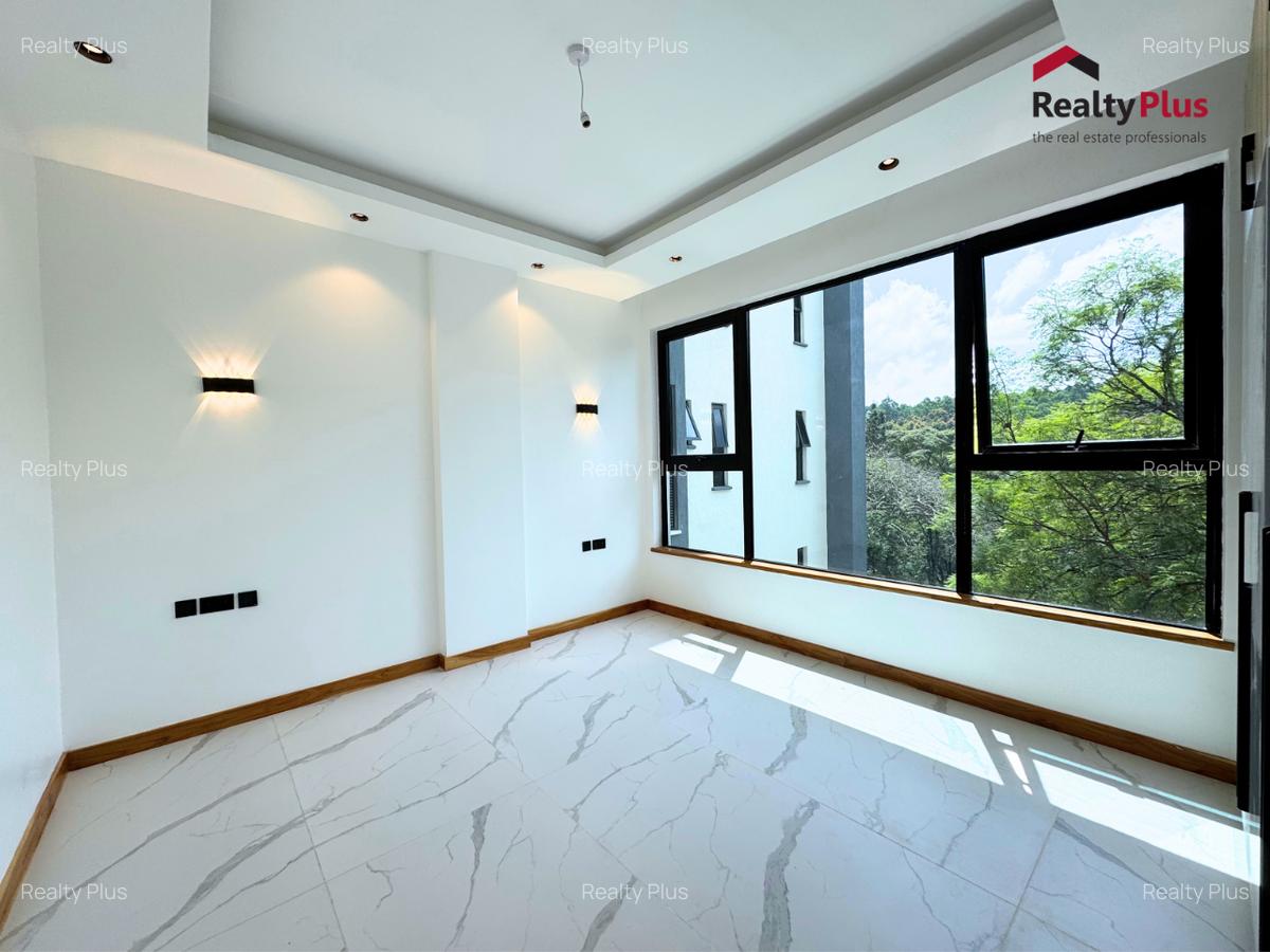 2 Bed Apartment with En Suite at Peponi Road - 17
