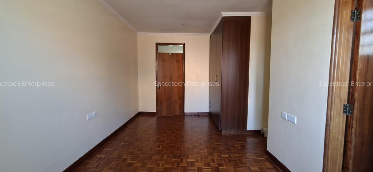 7 Bed House with En Suite in Runda - 11