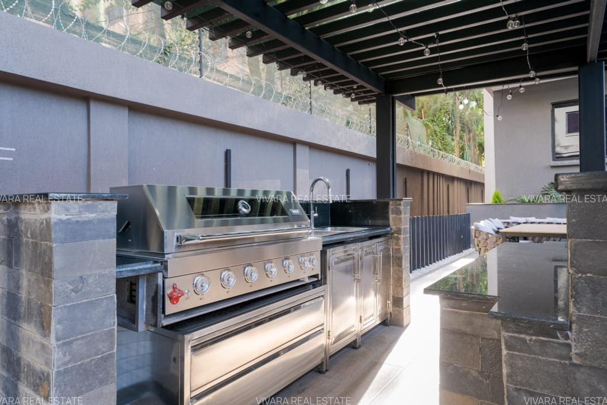 1 Bed Apartment with En Suite in Kilimani - 2