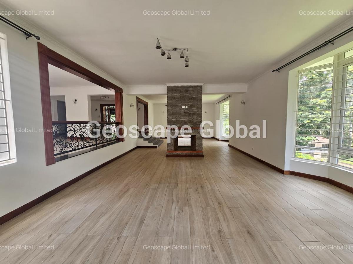 5 Bed House with En Suite in Rosslyn - 4