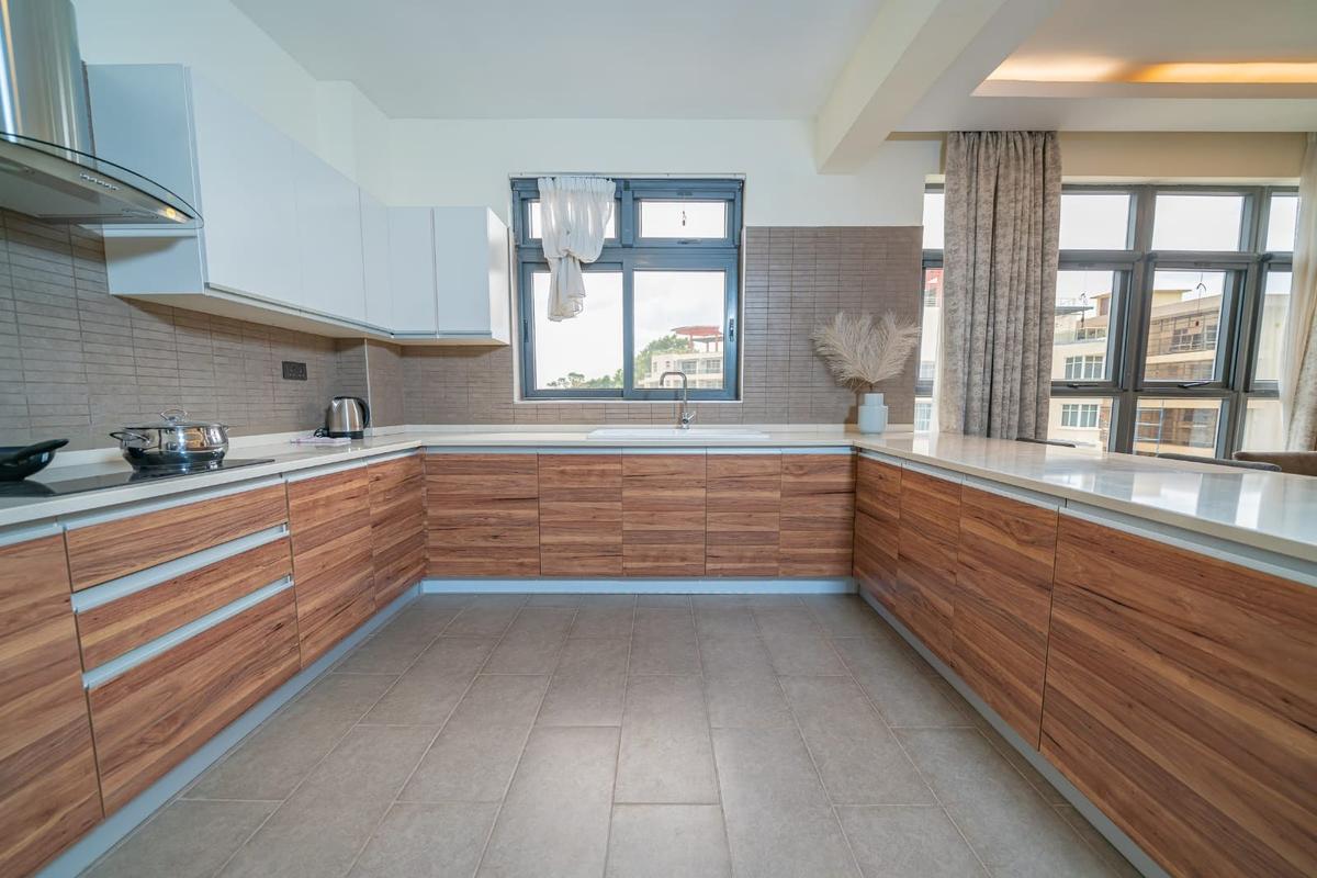 Serviced 3 Bed Apartment with En Suite in Spring Valley - 6