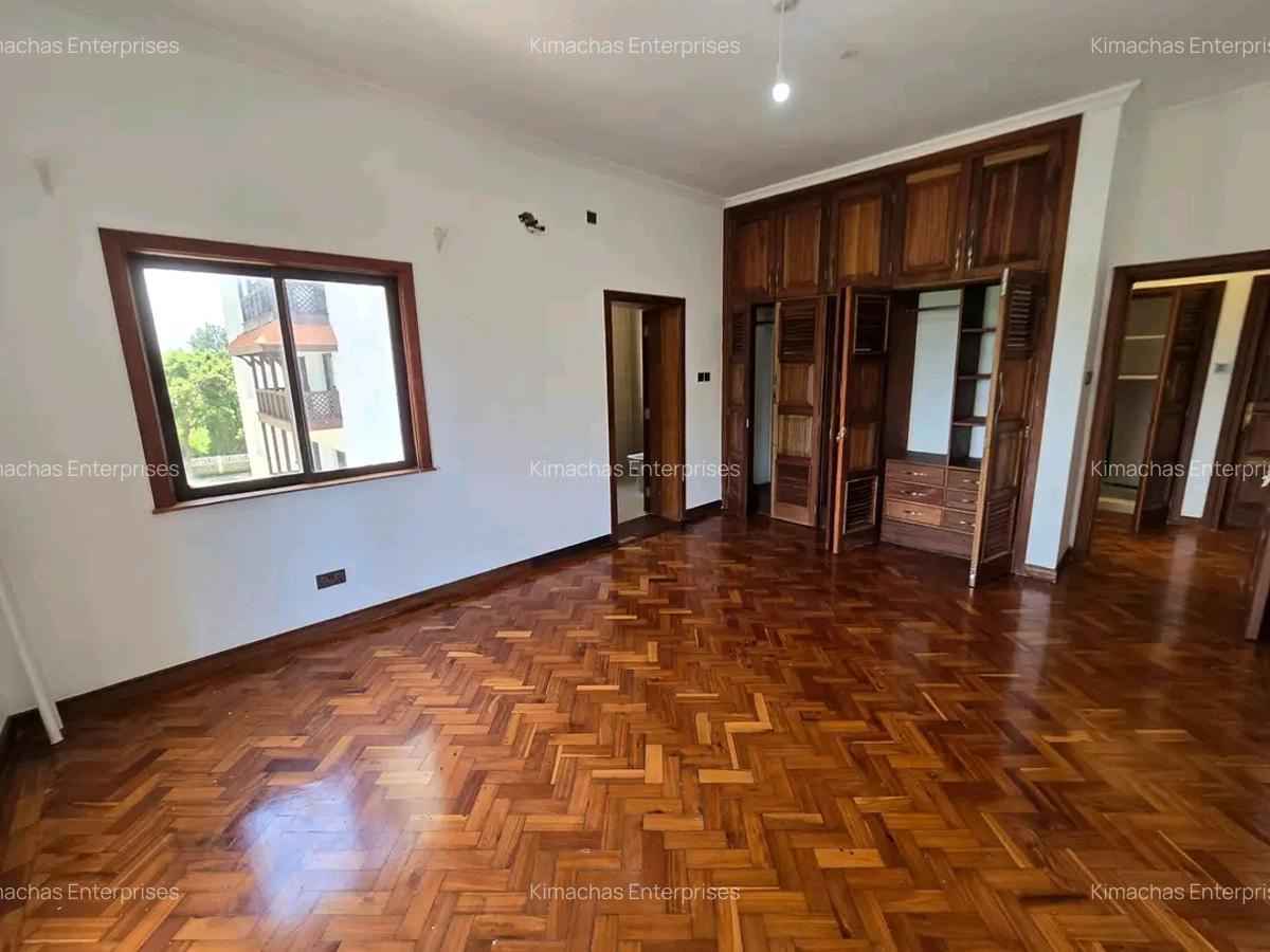 3 Bed Apartment with En Suite at Green Wood Drive - 13