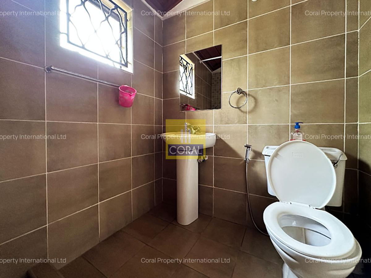 4 Bed House with Swimming Pool in Runda - 15