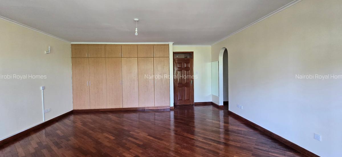 4 Bed Townhouse with En Suite at Lavington Green - 10