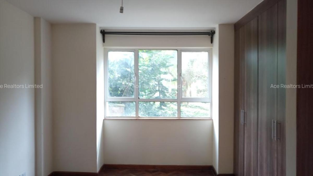 3 Bed Apartment with En Suite at City Park - 14