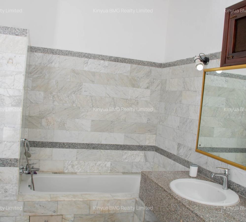 3 Bed Townhouse with En Suite in Malindi - 2