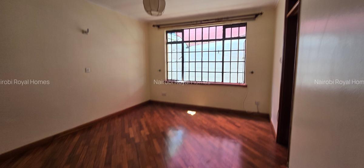 4 Bed Townhouse with En Suite at Lavington Green - 10