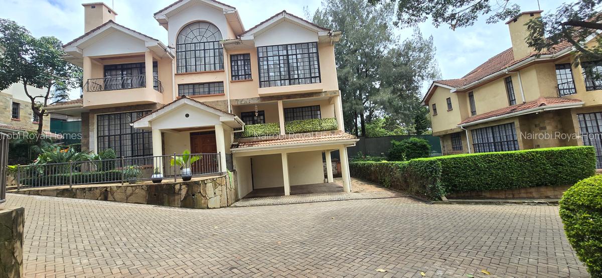 5 Bed Townhouse with En Suite at Lavington Green - 13