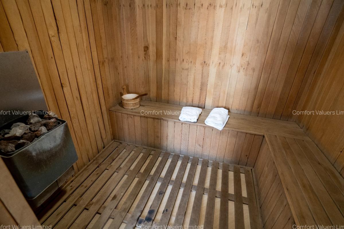 Serviced 4 Bed Apartment with En Suite at Hurlingham - 10