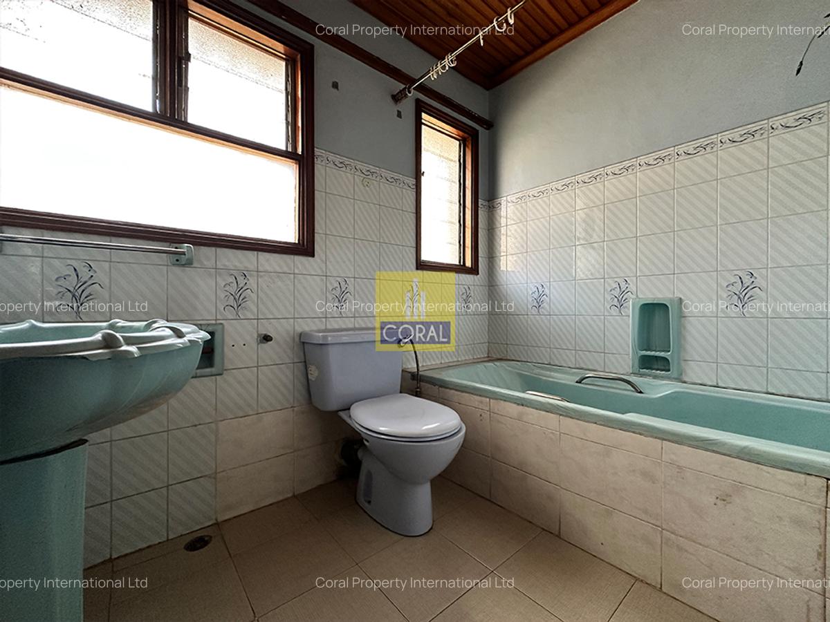 5 Bed House in Kilimani - 12
