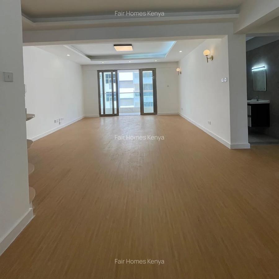 3 Bed Apartment with En Suite at Hatheru Road - 4