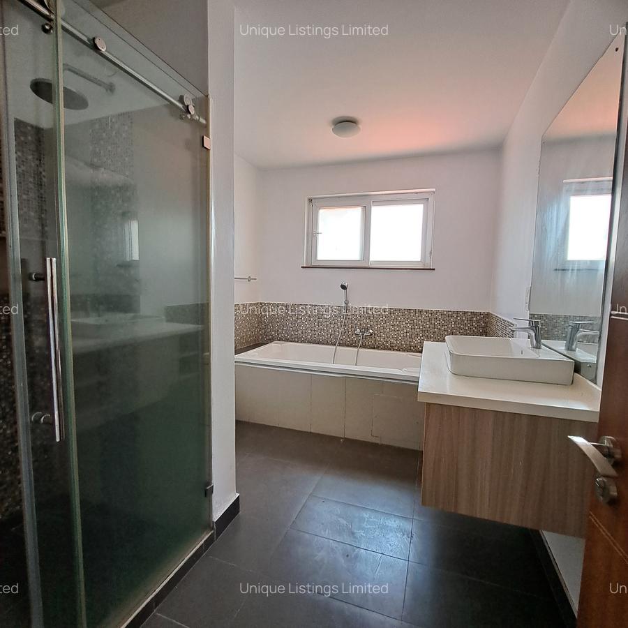 3 Bed Apartment with En Suite in Lavington - 9