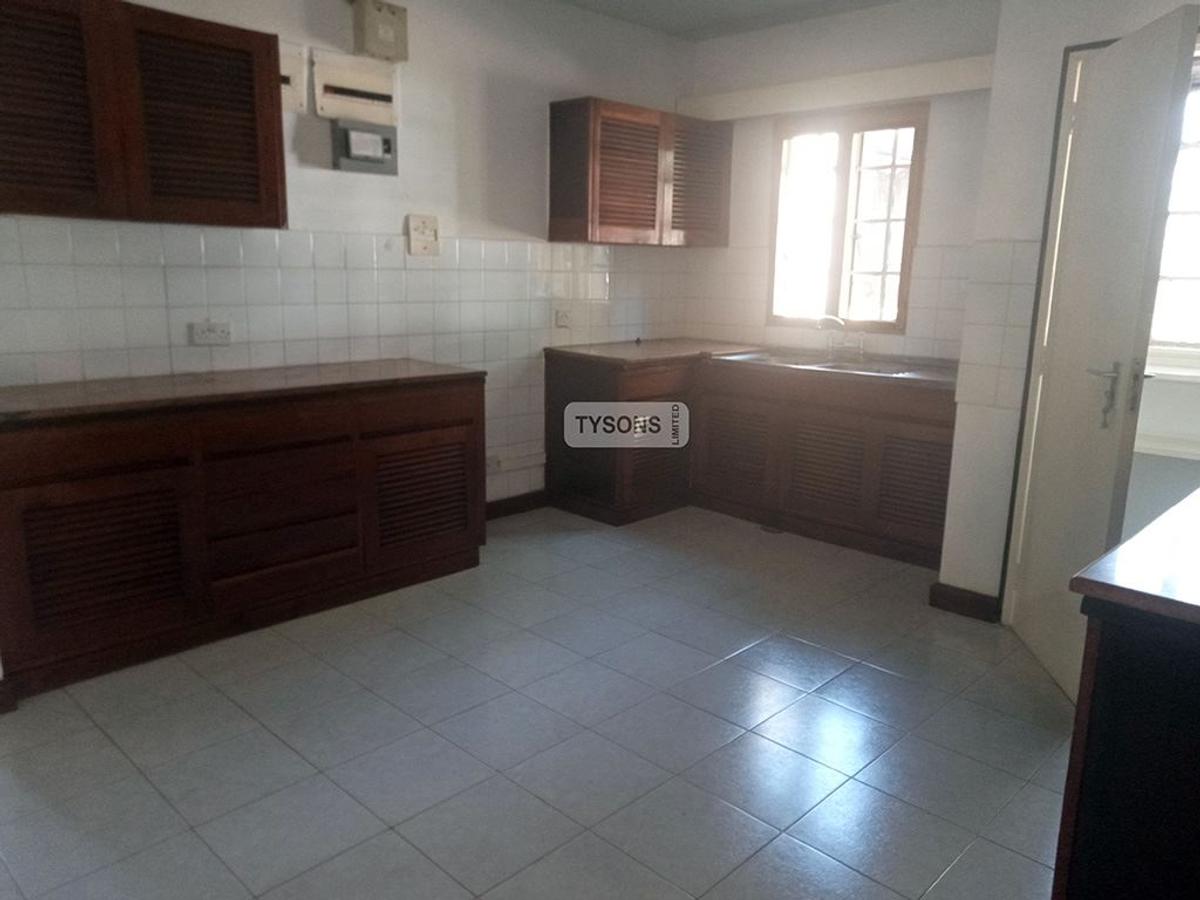 4 Bed Townhouse with En Suite in Muthaiga - 10