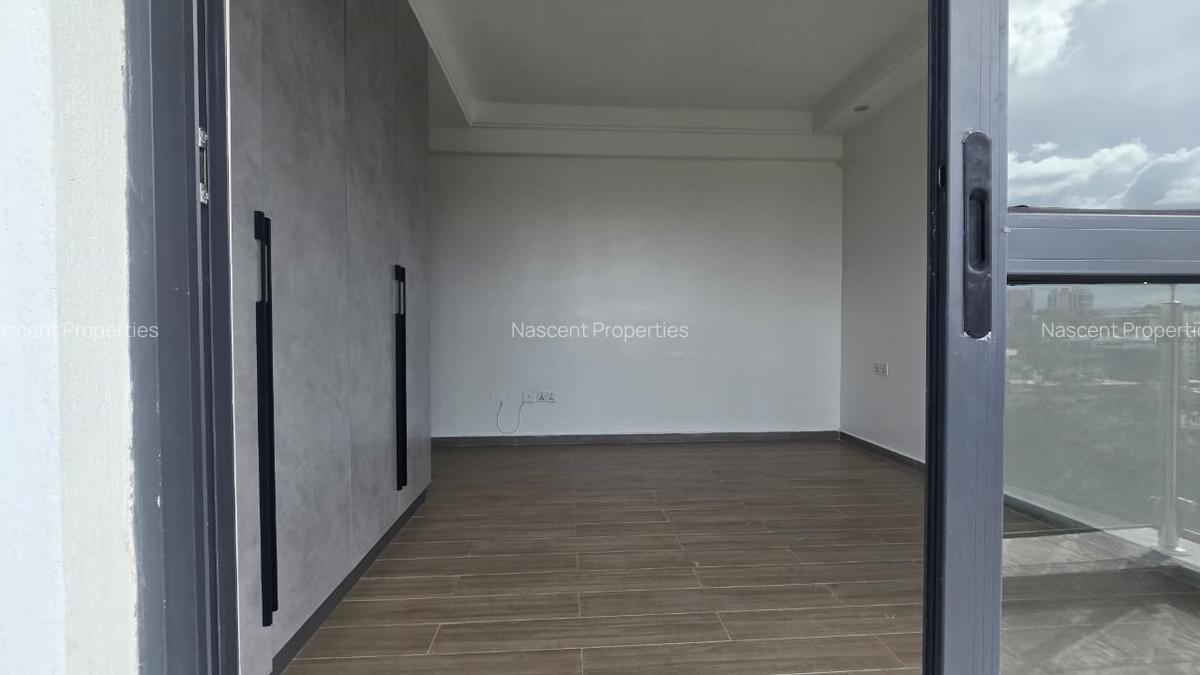 2 Bed Apartment with En Suite in Riverside - 5