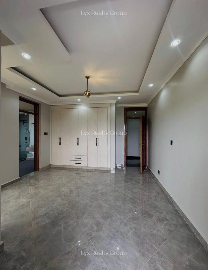 5 Bed Villa with En Suite in Runda - 14