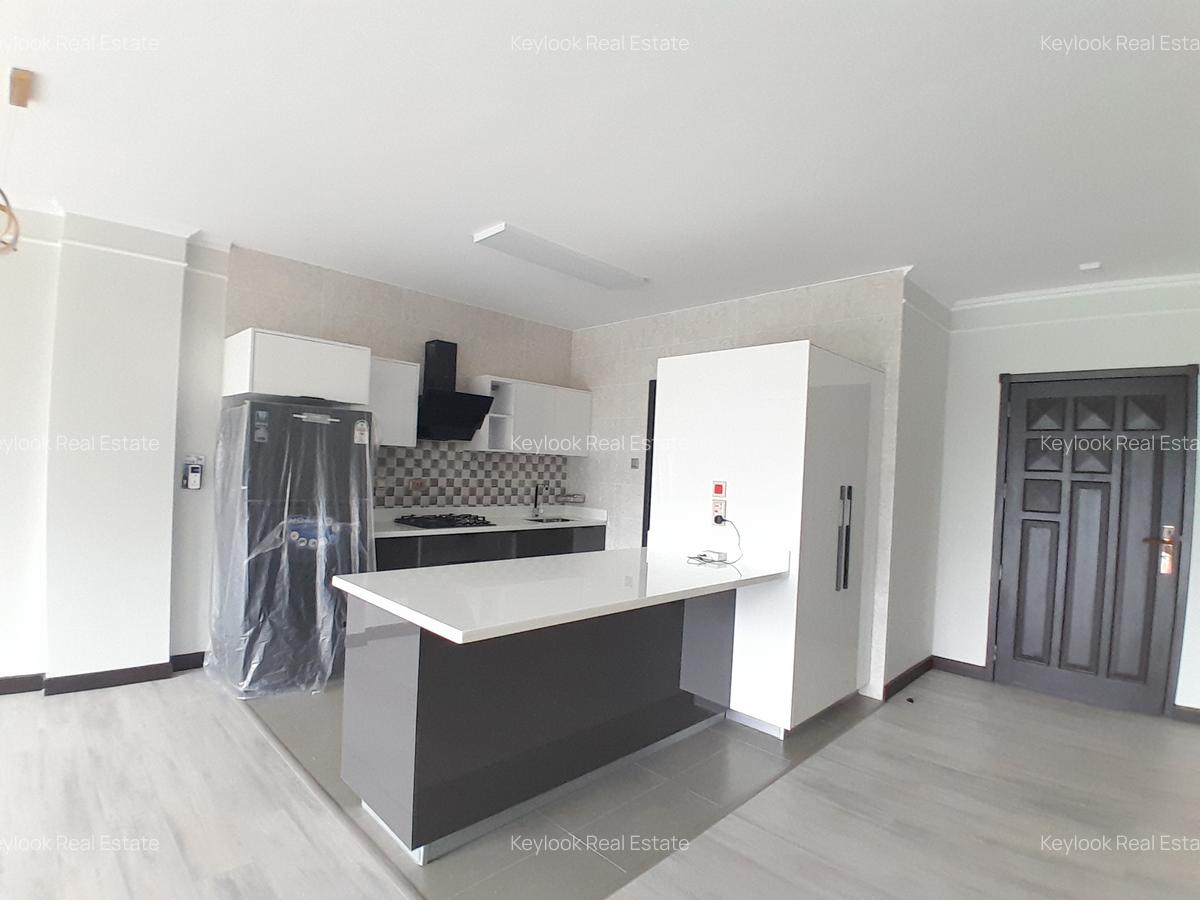 2 Bed Apartment with En Suite at Riverside Drive - 6