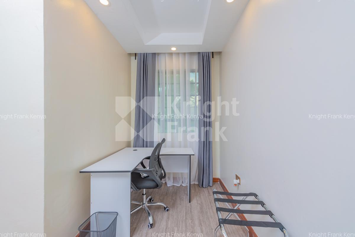 1 Bed House with Garden at Karen Brooks - 6