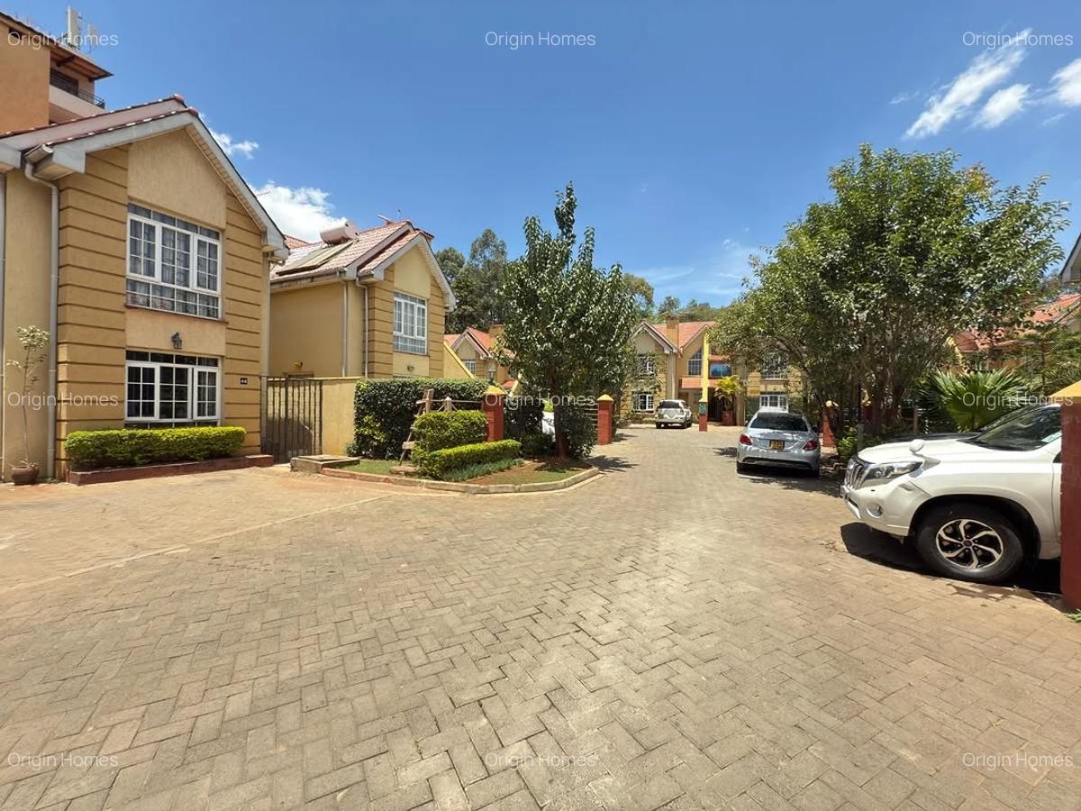4 Bed Townhouse with En Suite at Langata - 2