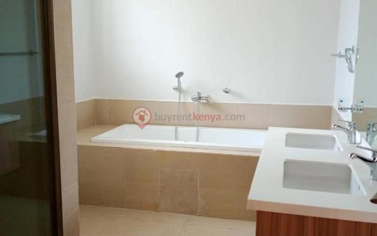 5 Bed Townhouse with En Suite at Lavington - 6