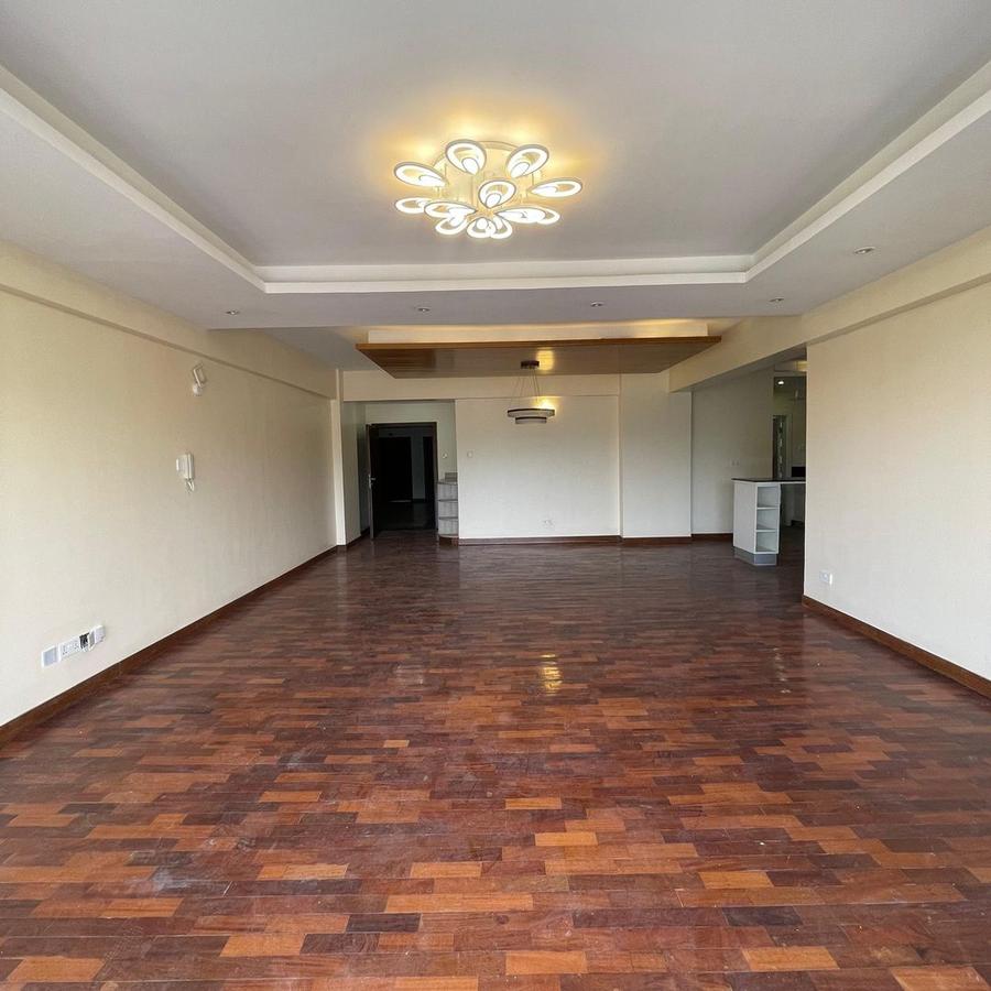 4 Bed Apartment with En Suite at Othaya Road - 2