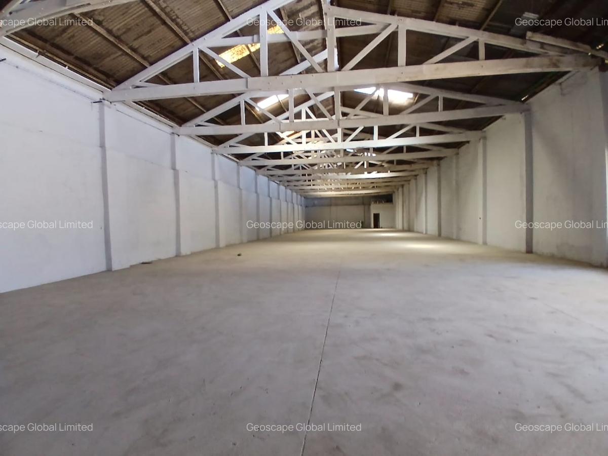 5,000 ft² Warehouse with Backup Generator in Industrial Area - 1