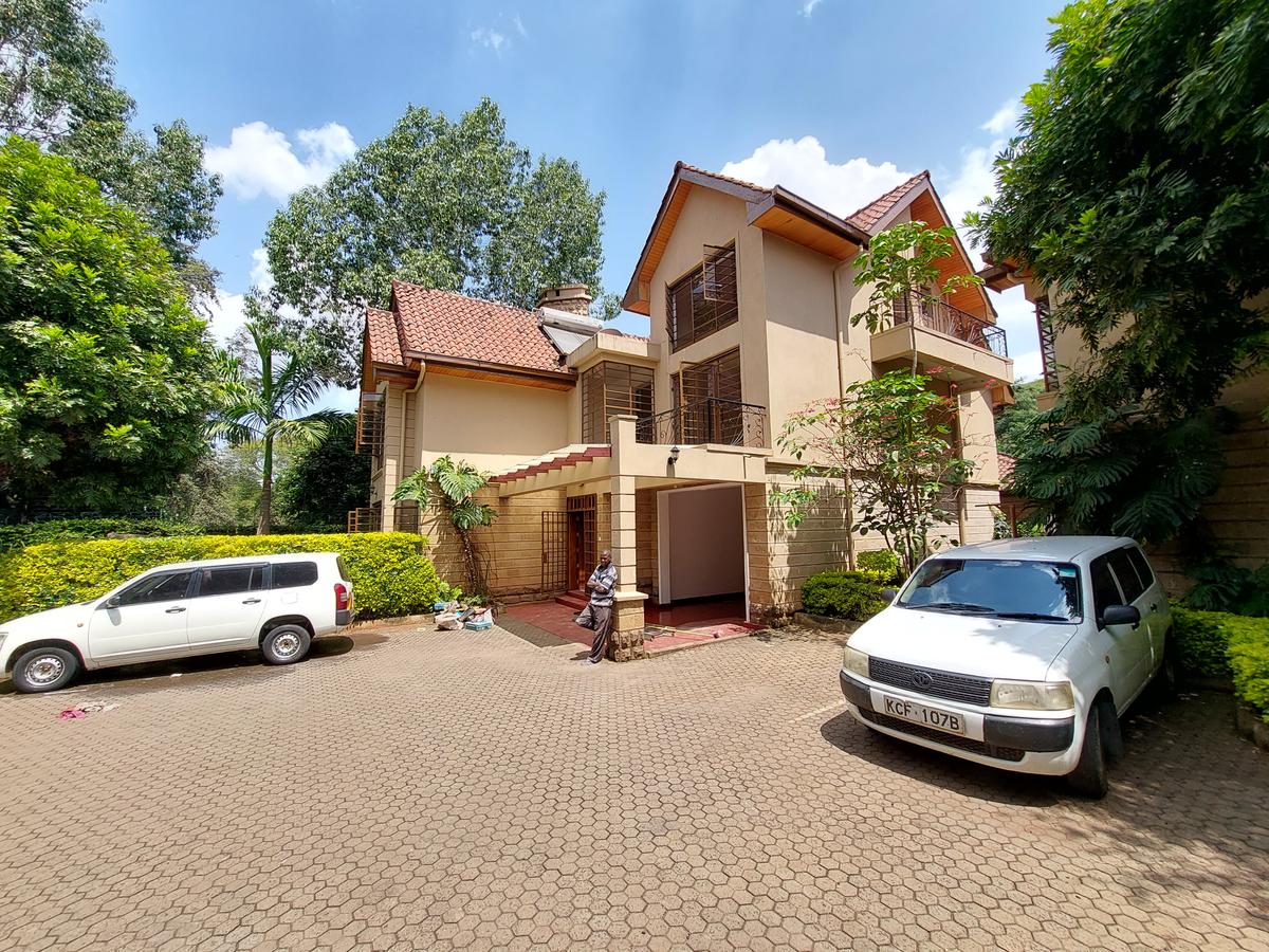 5 Bed Townhouse with En Suite at Off Convent Drive 44 - 17