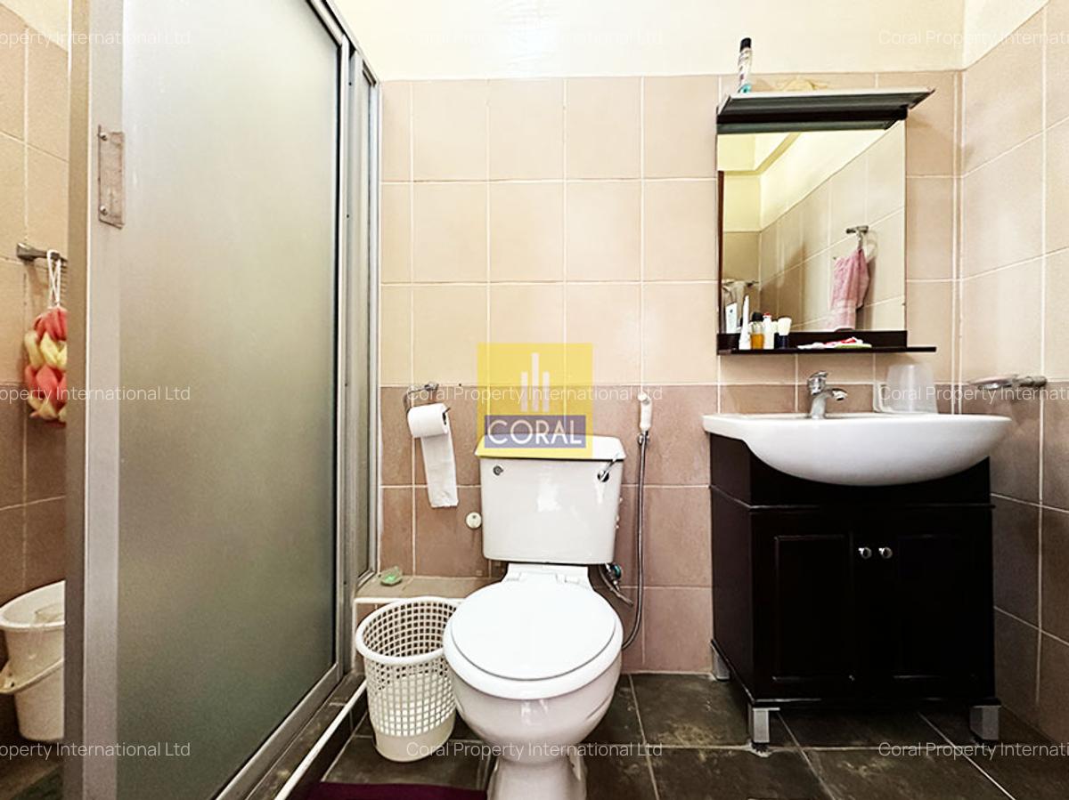 4 Bed Apartment with En Suite in Parklands - 13