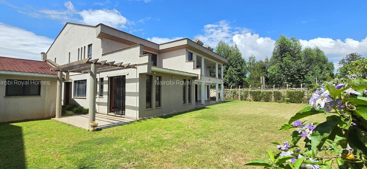 6 Bed Townhouse with En Suite at Lavington Green - 1