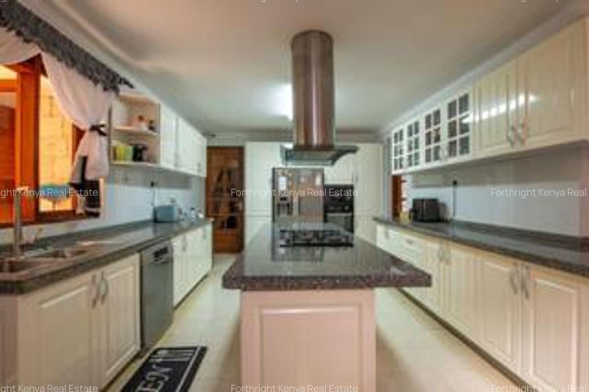 5 Bed House with En Suite at Miotoni - 9