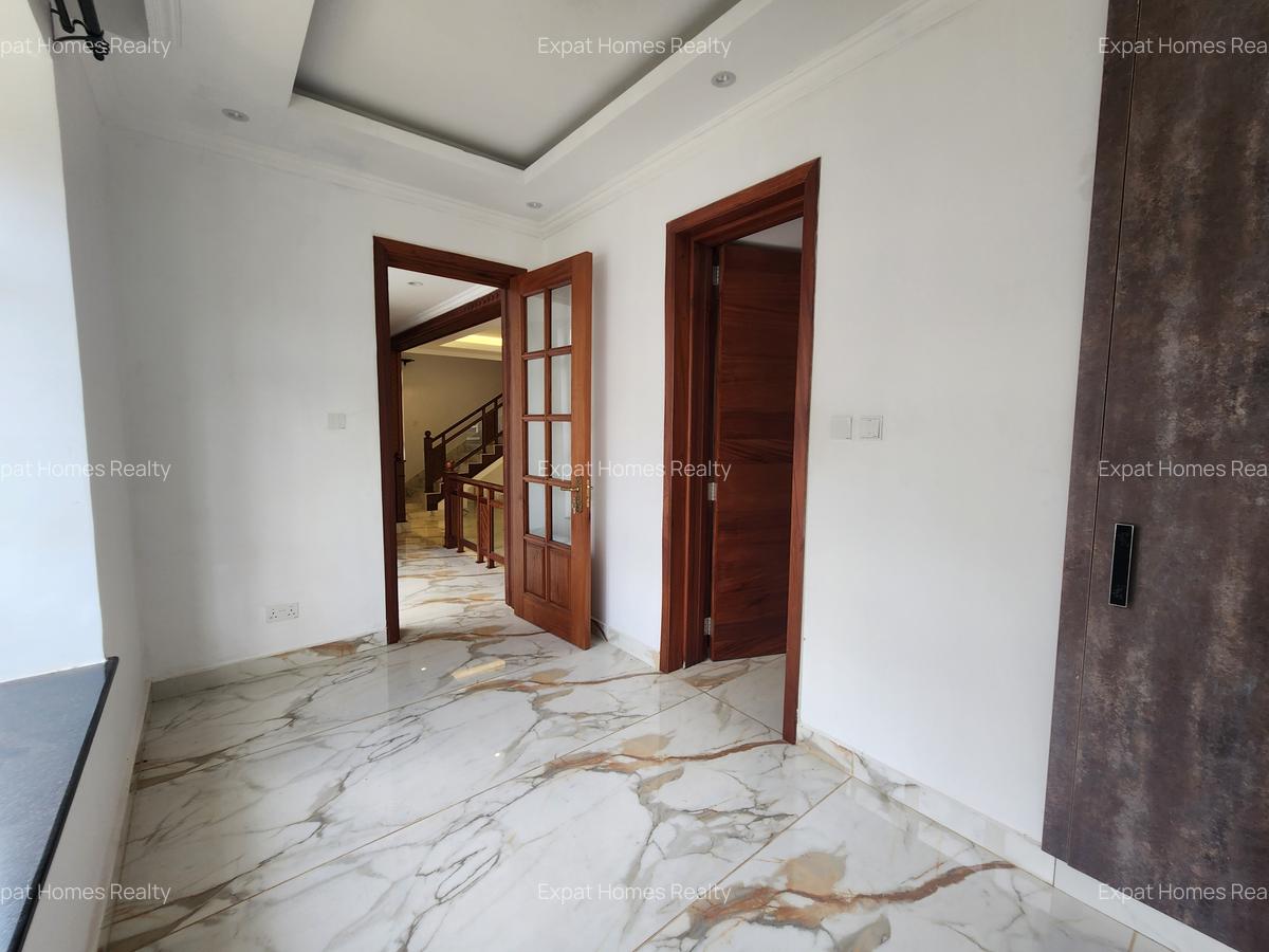 6 Bed Villa with Staff Quarters in Lavington - 2