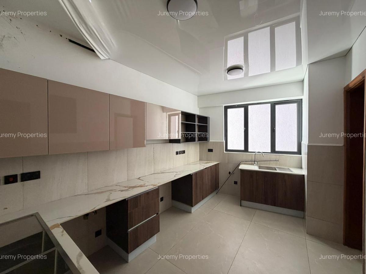 Serviced 4 Bed Apartment with En Suite in Riverside - 3