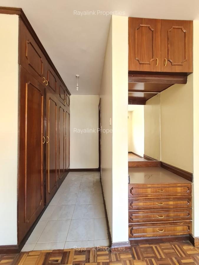 4 Bed Townhouse with En Suite at Spring Valley - 11