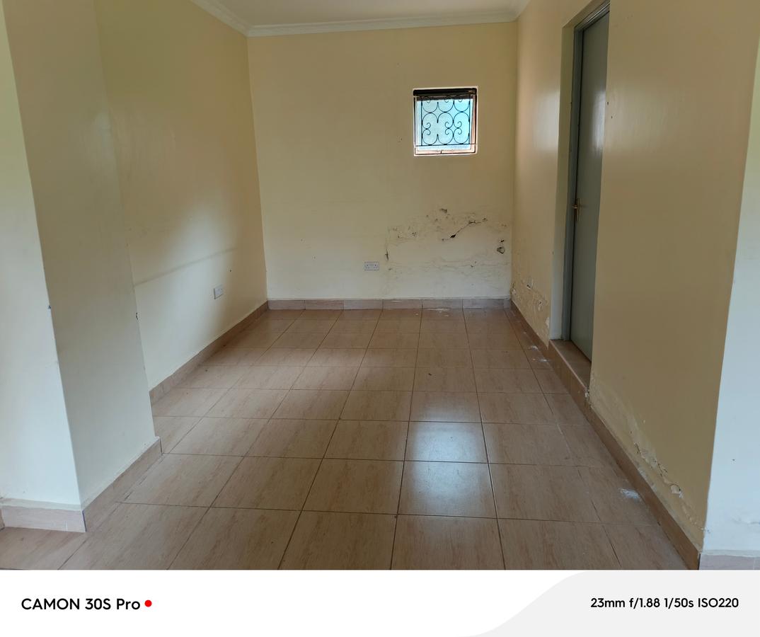 1,577 ft² Commercial Property with Service Charge Included at Hurlingham - 12