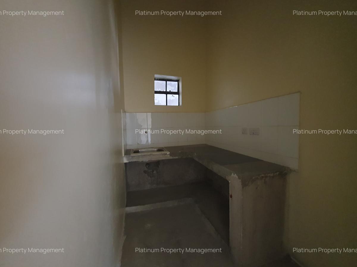 15,945 ft² Warehouse with Backup Generator at Airport North Road - 4