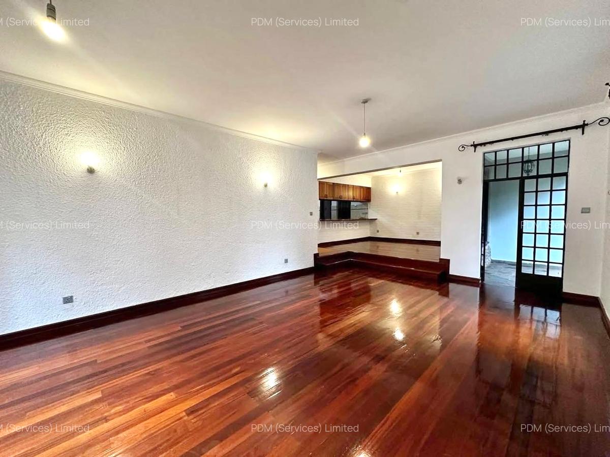 4 Bed Villa with En Suite in Spring Valley - 4