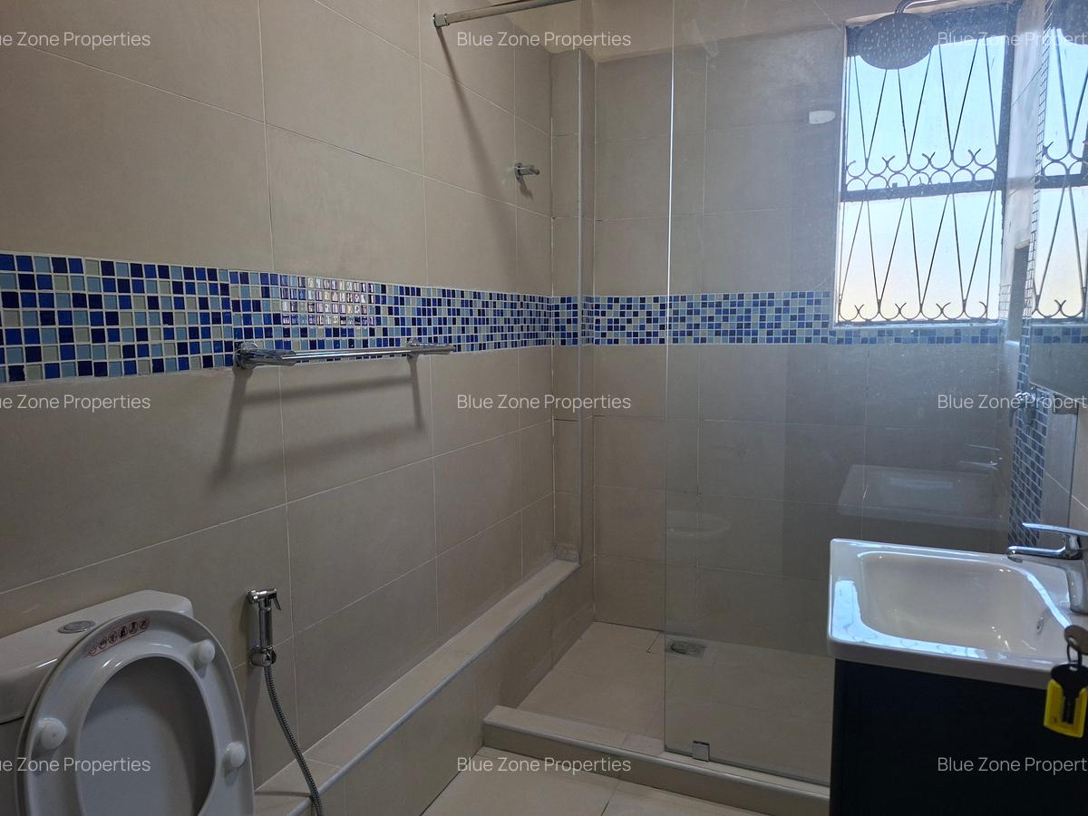 4 Bed House with En Suite at Off Mimosa Rd - 10