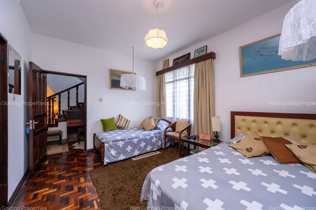 5 Bed Townhouse at Beach Road - 12