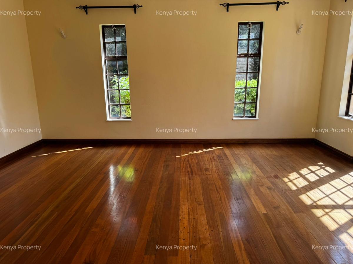 6 Bed Villa with En Suite at Hardy - 10