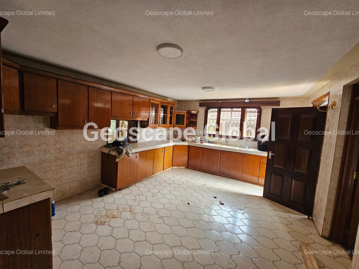 4 Bed House with En Suite in Runda - 6